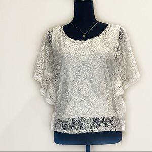 Ladies White lace top with shell